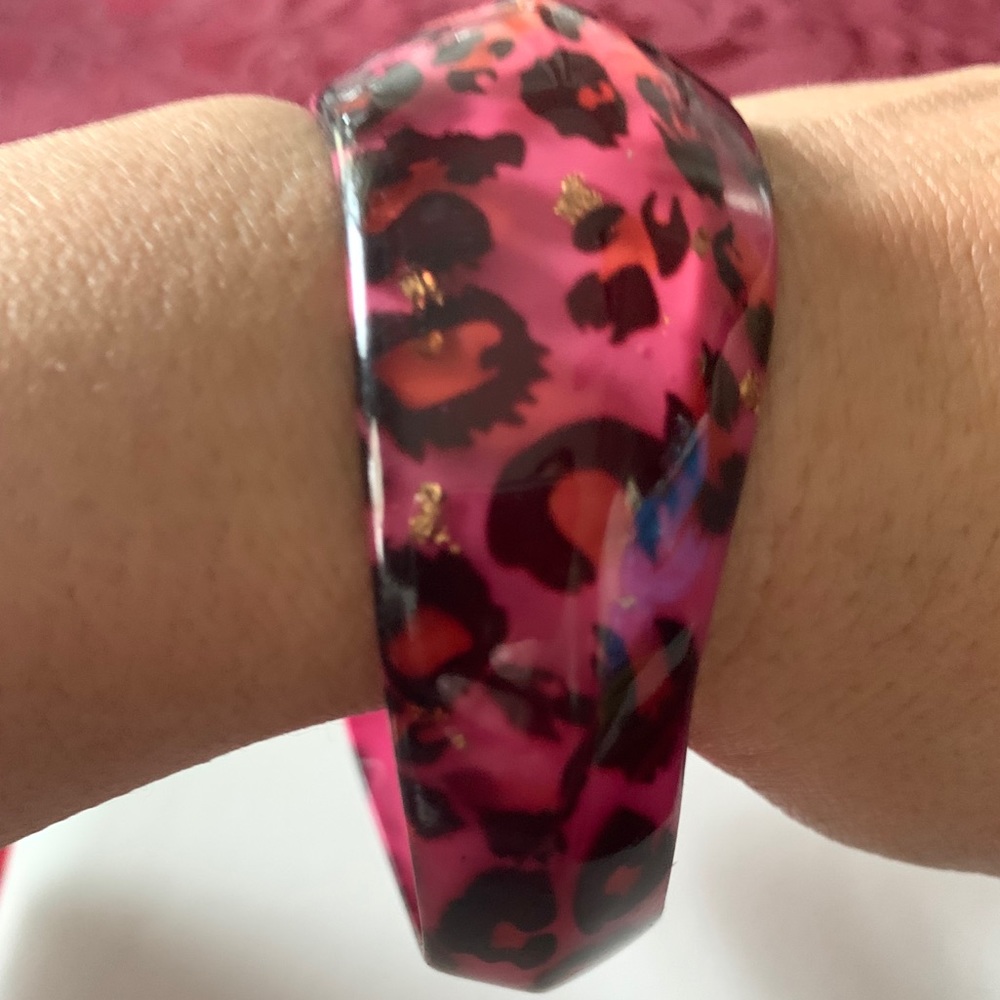 Hot pink leopard print bangle bracelet
